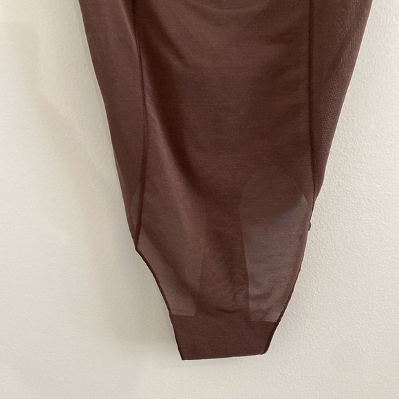 NWT SKIMS Sheer Sculpt Thong Bodysuit Brown Small - Picture 4 of 10